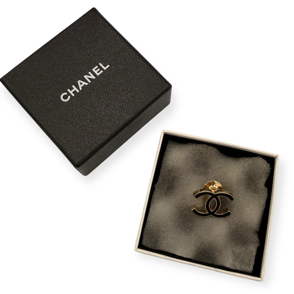 Chanel CC Logo Brooch – Gold Tone & Black Enamel with Box + COA - Picture 9 of 11